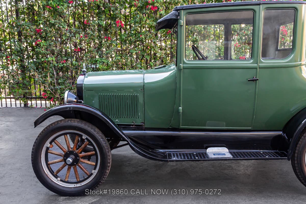 1927 Ford Model T Coupe thumbnail 12