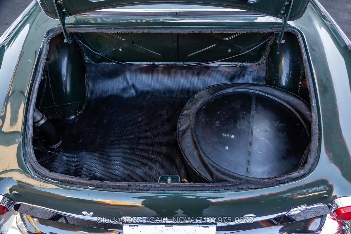 1970 Volvo P1800 thumbnail 19