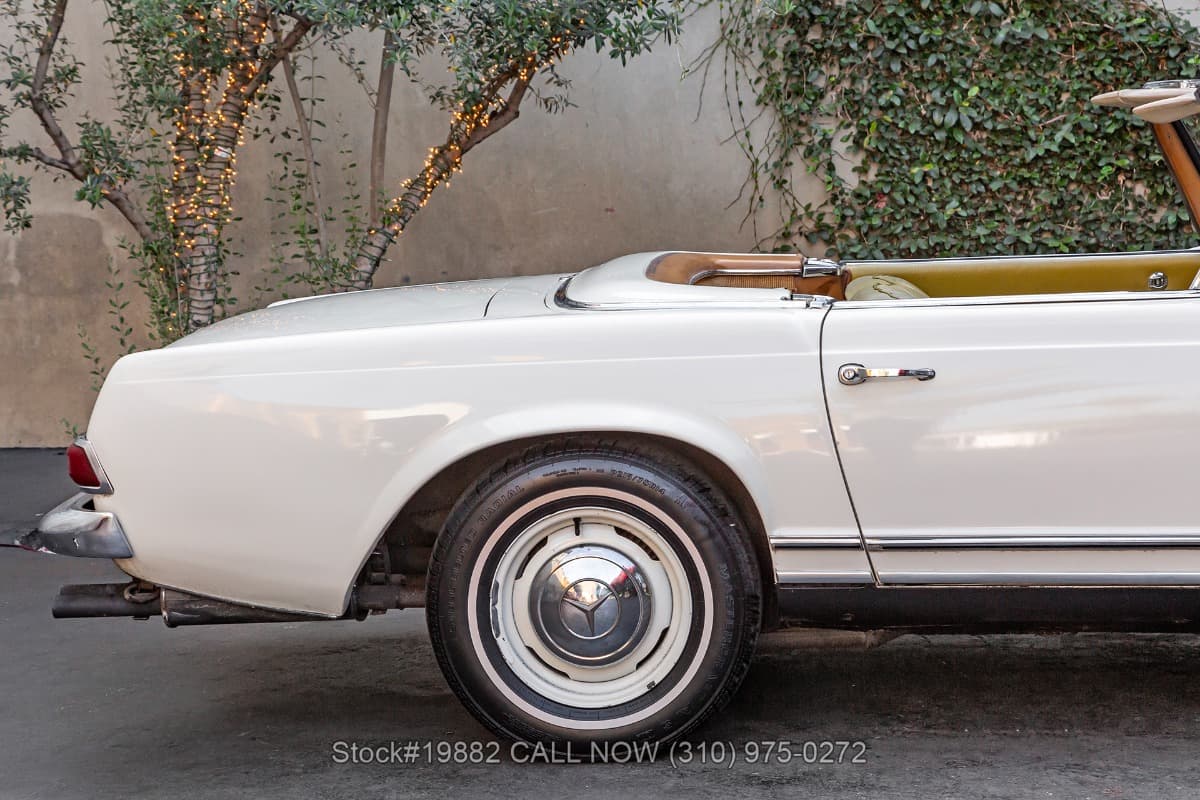 1966 Mercedes 230SL thumbnail 14