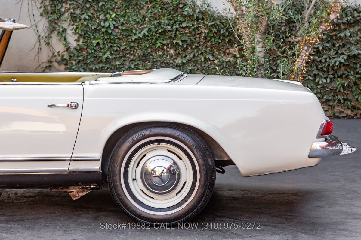 1966 Mercedes 230SL thumbnail 15