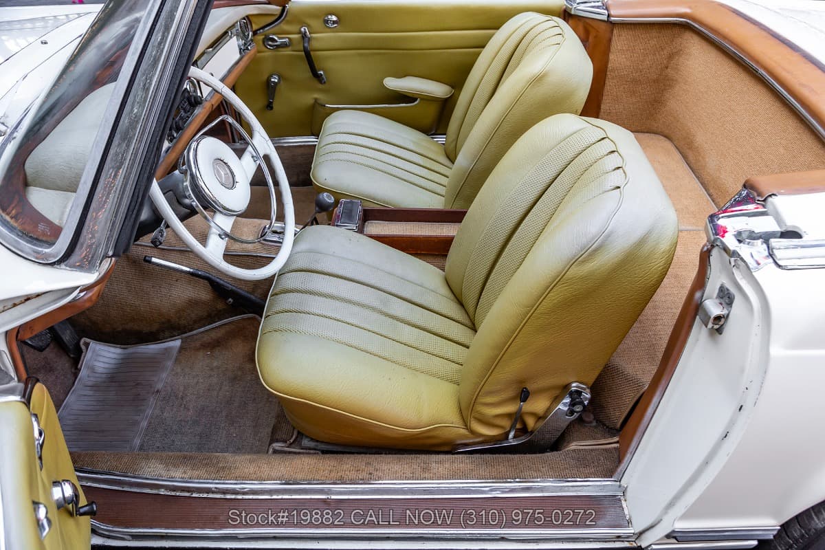 1966 Mercedes 230SL thumbnail 16