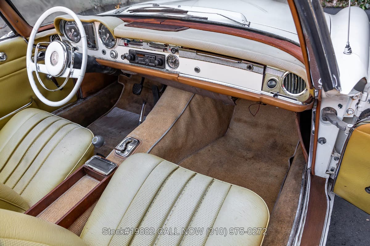 1966 Mercedes 230SL thumbnail 19