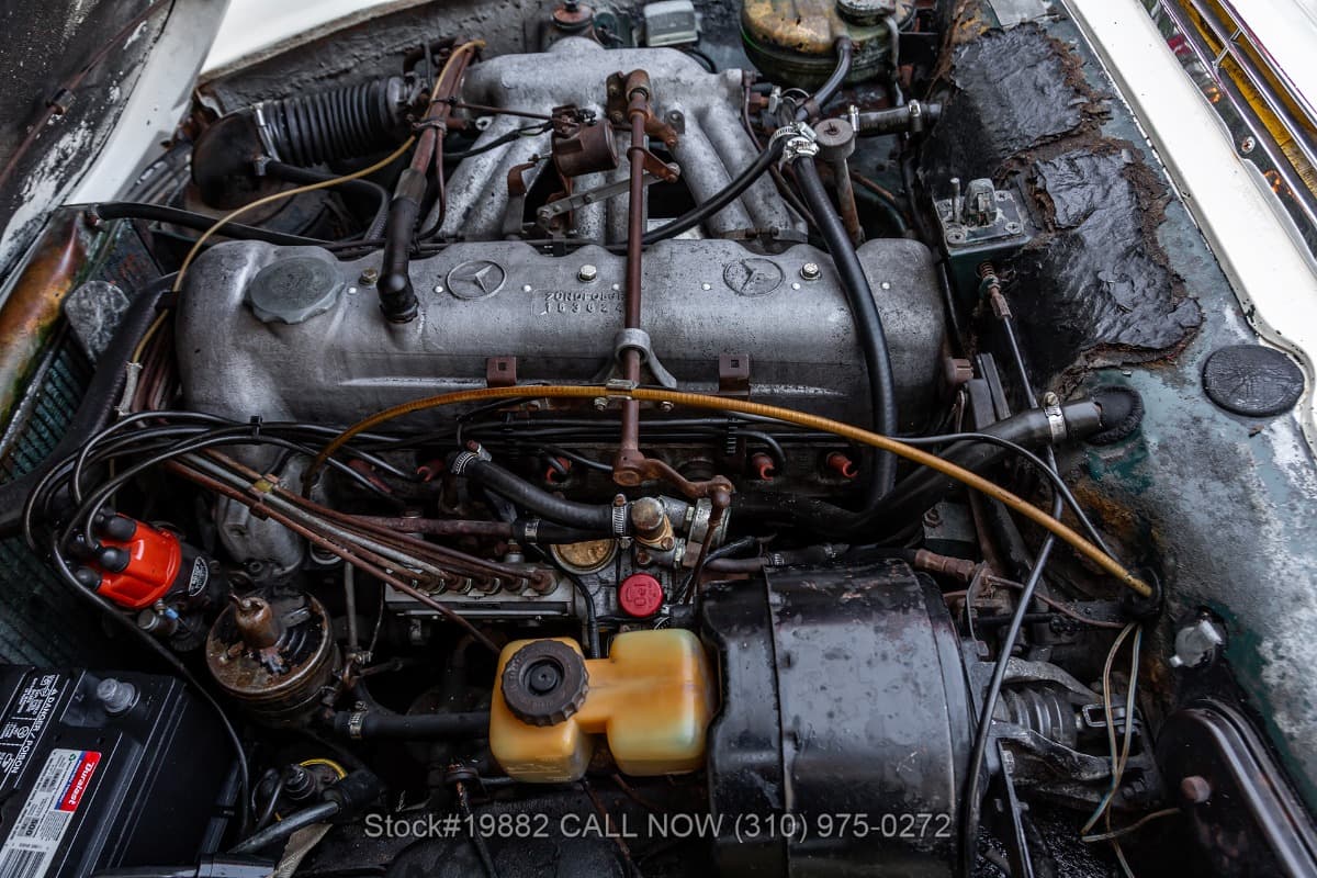 1966 Mercedes 230SL thumbnail 24