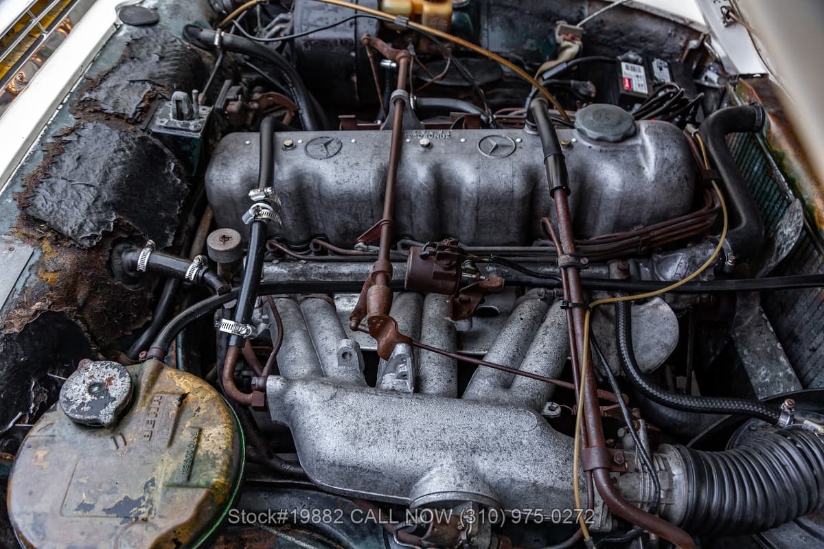 1966 Mercedes 230SL thumbnail 25