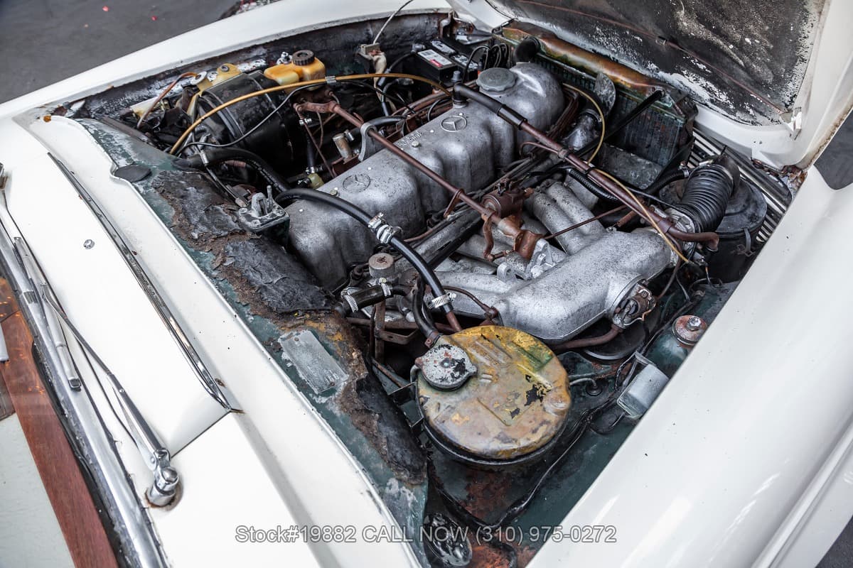 1966 Mercedes 230SL thumbnail 26