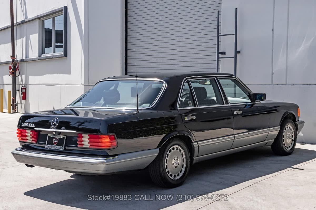 1988 Mercedes 560SEL thumbnail 3