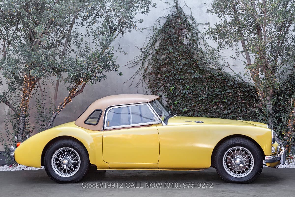 1962 MG MGA 1600 Mark II Roadster thumbnail 10