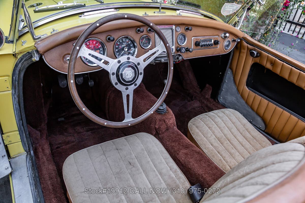 1962 MG MGA 1600 Mark II Roadster thumbnail 17