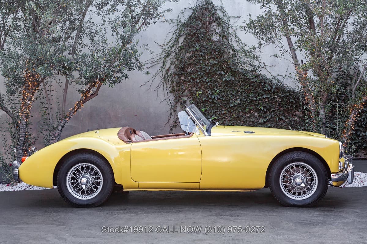 1962 MG MGA 1600 Mark II Roadster thumbnail 3