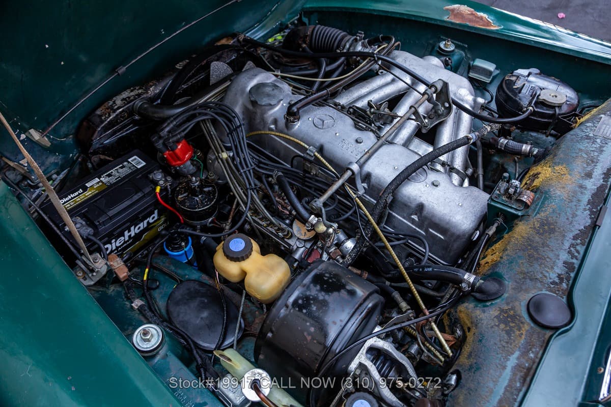 1967 Mercedes 230SL thumbnail 23