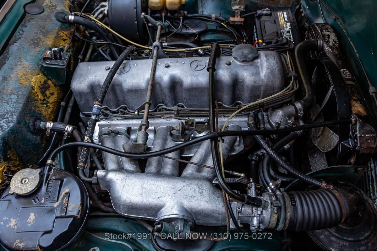 1967 Mercedes 230SL thumbnail 25