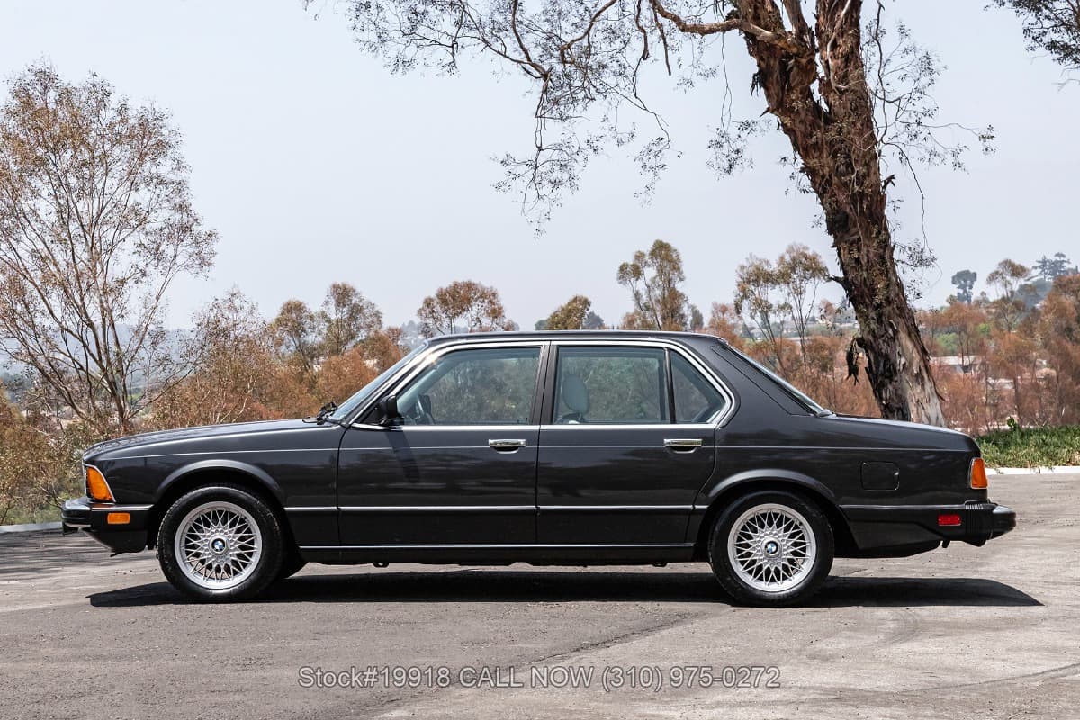 1986 BMW L7 Sedan thumbnail 9