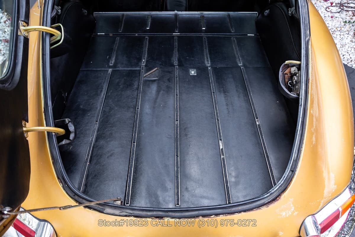 1968 Jaguar XKE Fixed Head Coupe thumbnail 16
