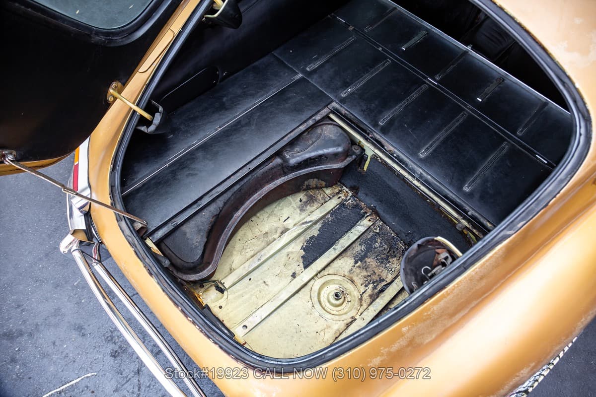 1968 Jaguar XKE Fixed Head Coupe thumbnail 19