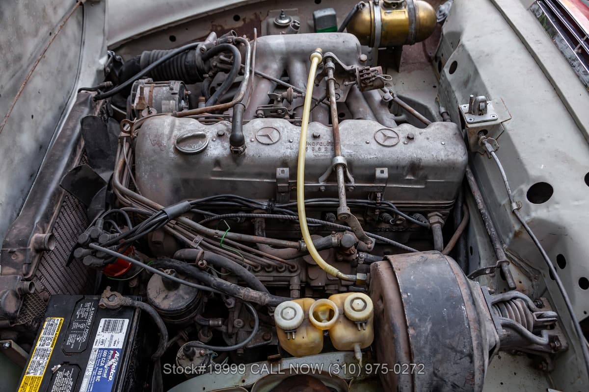 1971 Mercedes 280SL with 2 tops thumbnail 24