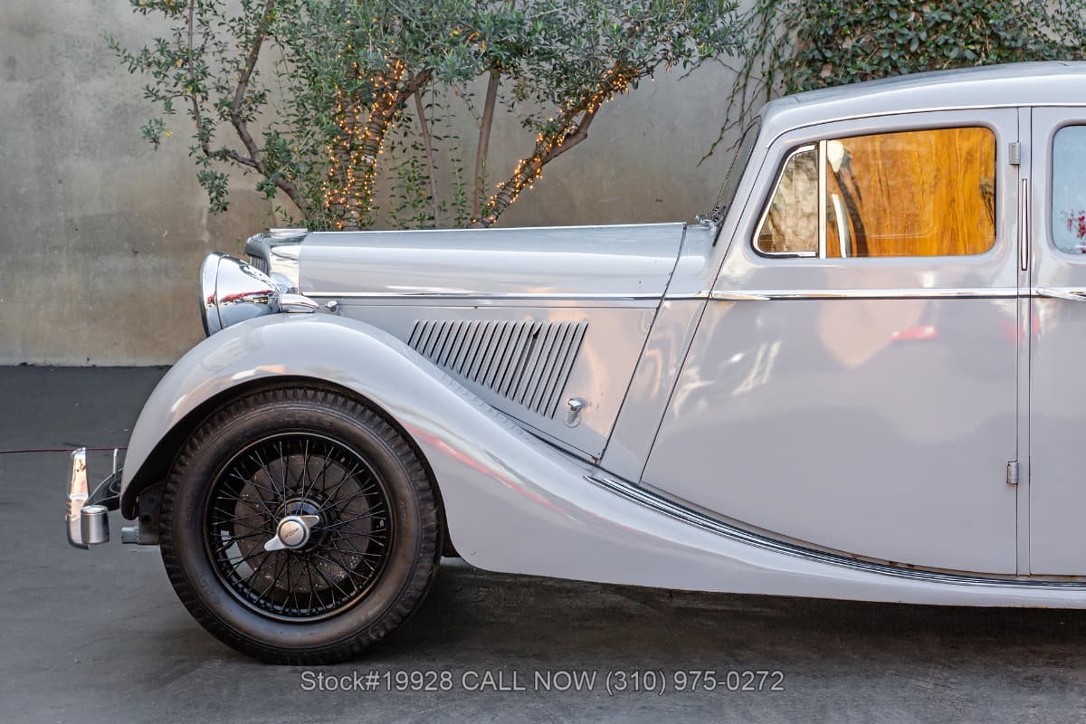 1945 Jaguar 1 1/2 Litre Saloon Mark IV Right-Hand Drive thumbnail 7