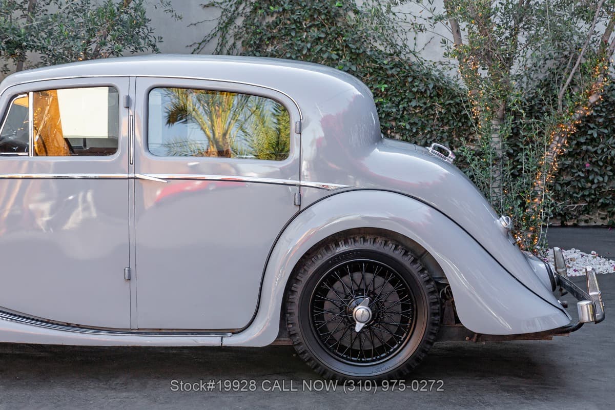1945 Jaguar 1 1/2 Litre Saloon Mark IV Right-Hand Drive thumbnail 8