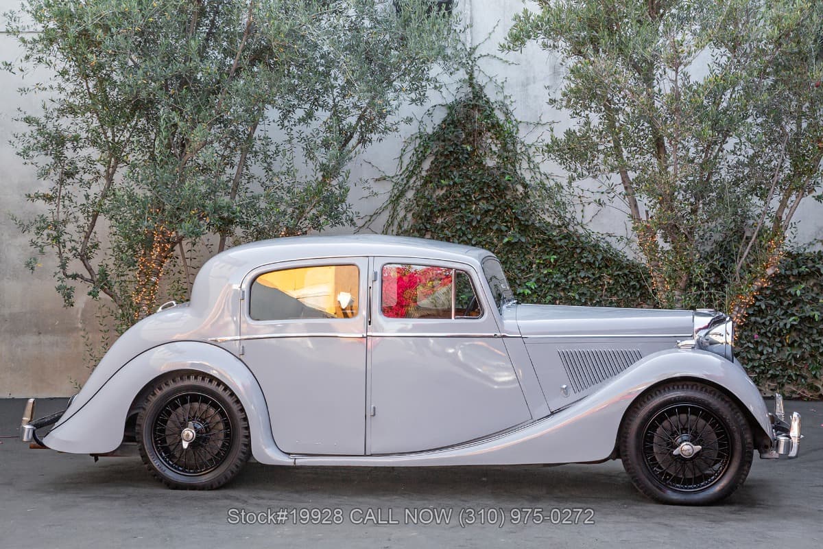 1945 Jaguar 1 1/2 Litre Saloon Mark IV Right-Hand Drive thumbnail 3