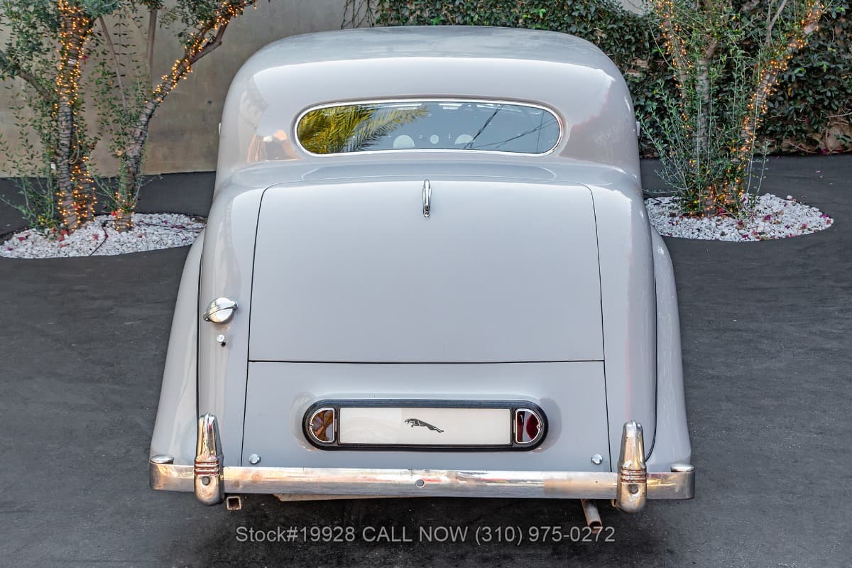 1945 Jaguar 1 1/2 Litre Saloon Mark IV Right-Hand Drive thumbnail 4