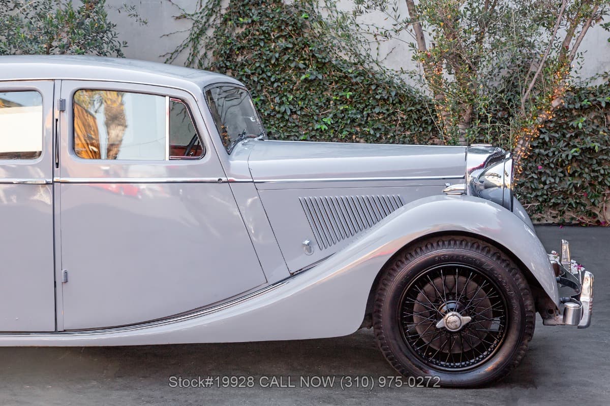1945 Jaguar 1 1/2 Litre Saloon Mark IV Right-Hand Drive thumbnail 6