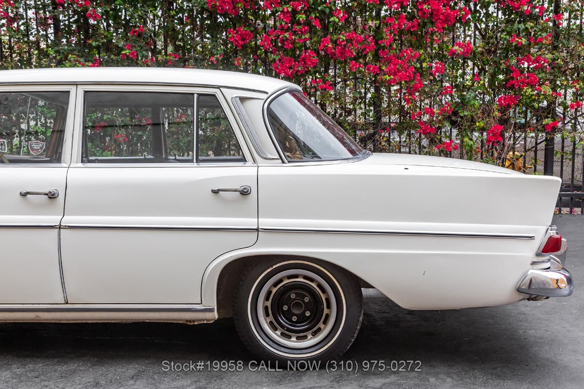 1966 Mercedes 200D W110 Fintail thumbnail 10