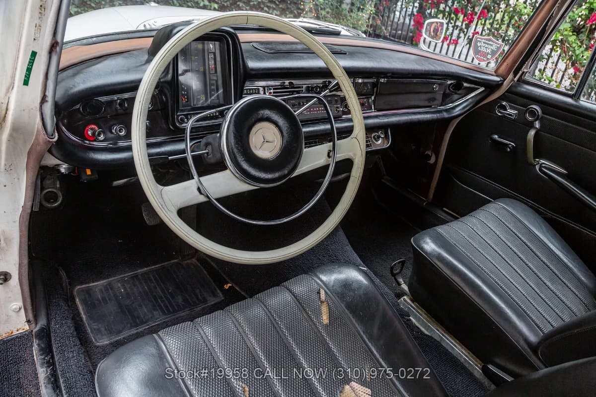 1966 Mercedes 200D W110 Fintail thumbnail 12
