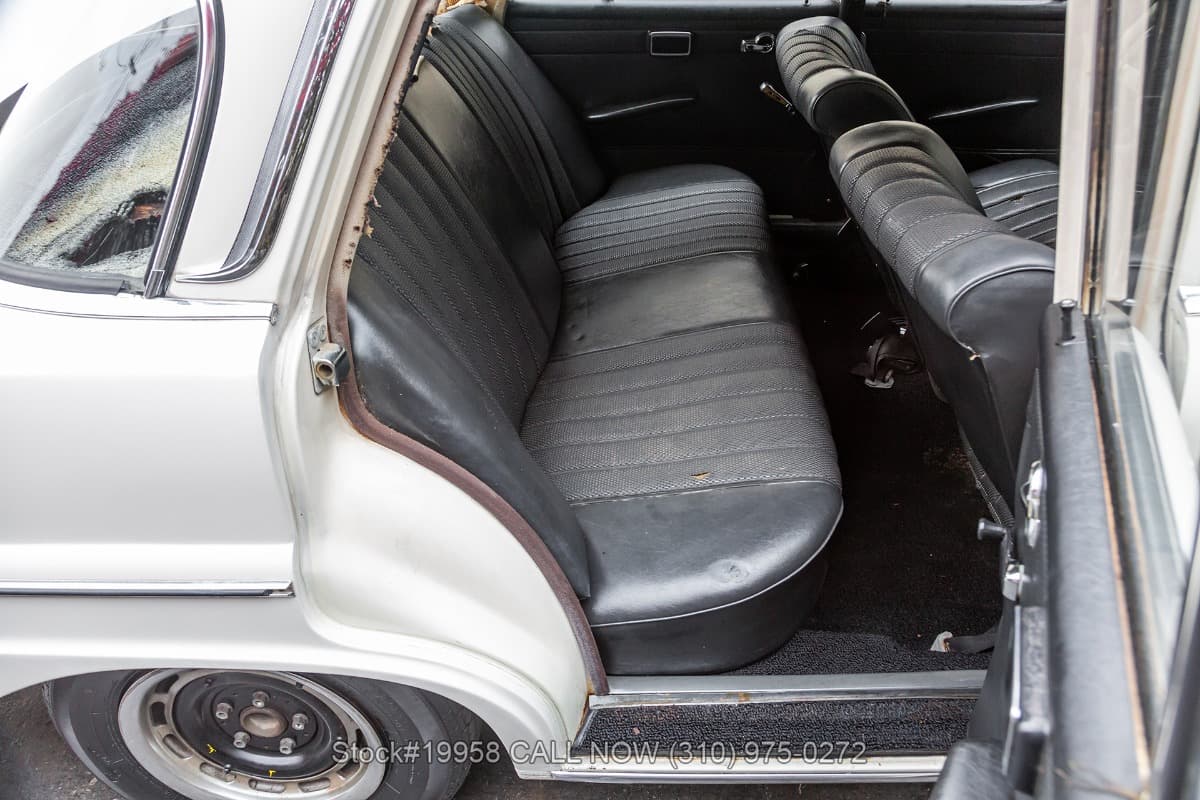 1966 Mercedes 200D W110 Fintail thumbnail 15