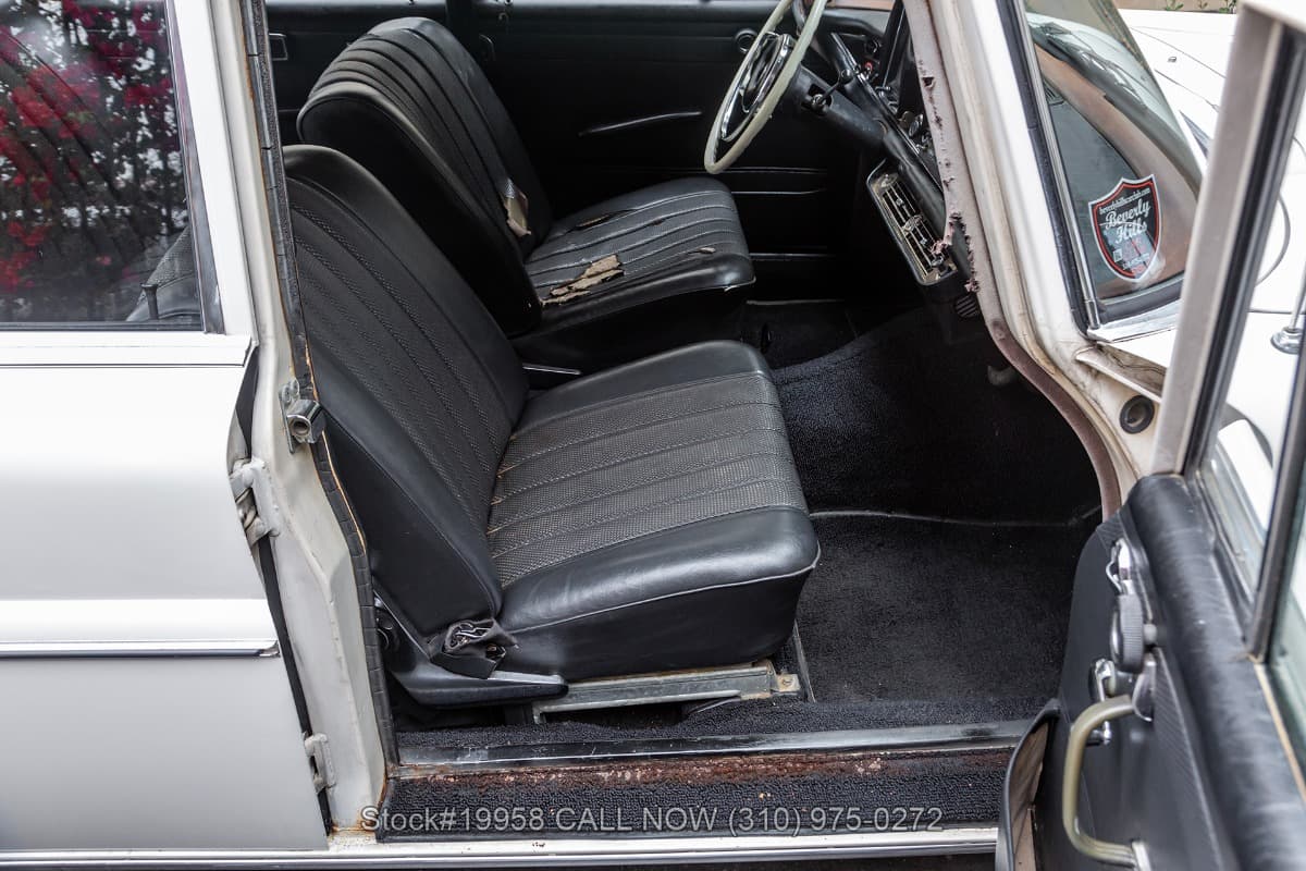 1966 Mercedes 200D W110 Fintail thumbnail 17
