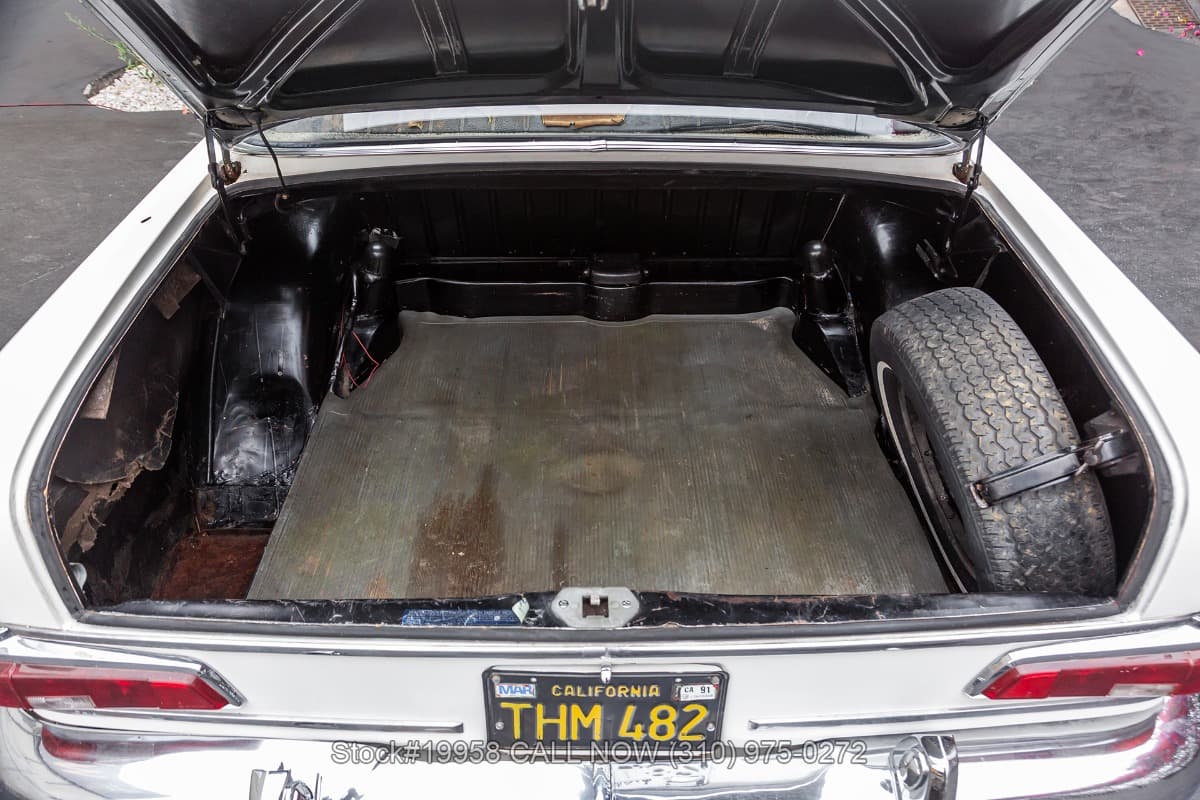 1966 Mercedes 200D W110 Fintail thumbnail 19
