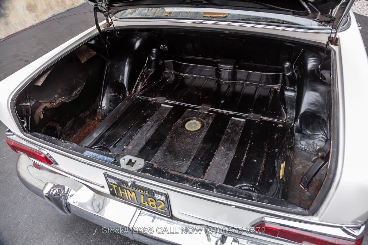 1966 Mercedes 200D W110 Fintail thumbnail 21