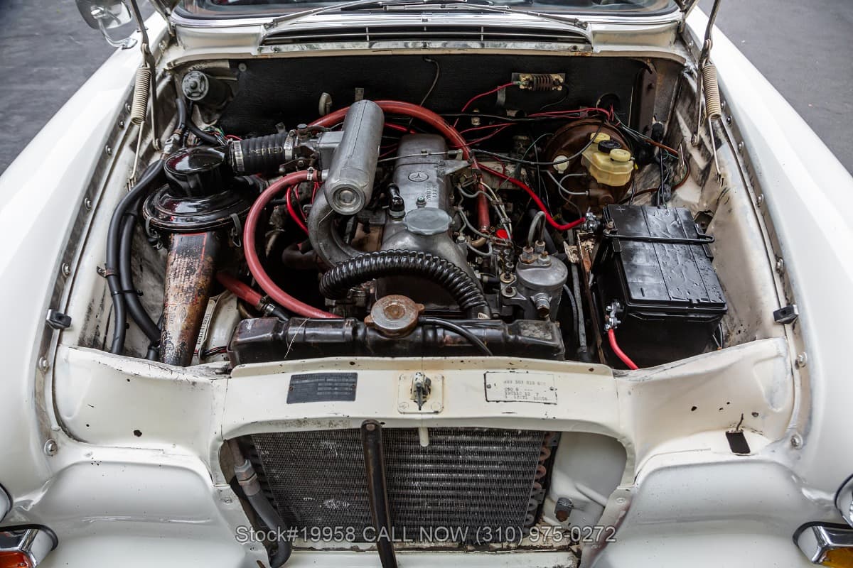 1966 Mercedes 200D W110 Fintail thumbnail 23