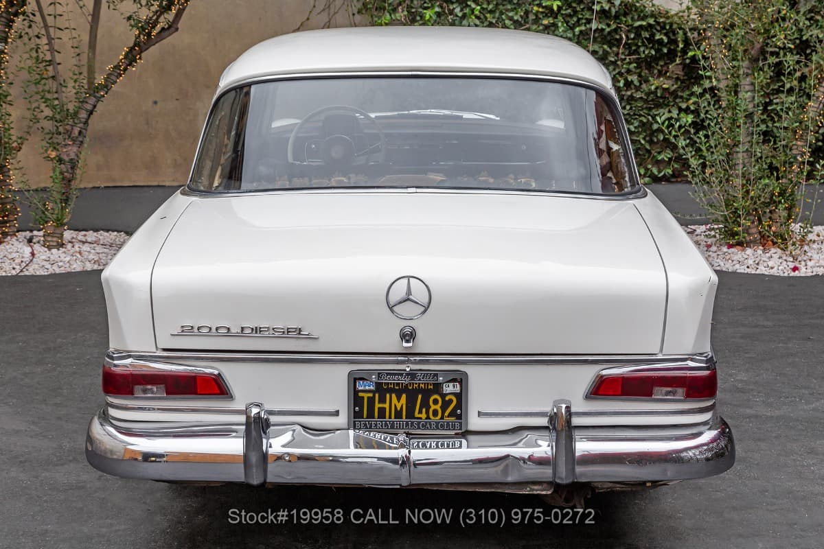 1966 Mercedes 200D W110 Fintail thumbnail 5