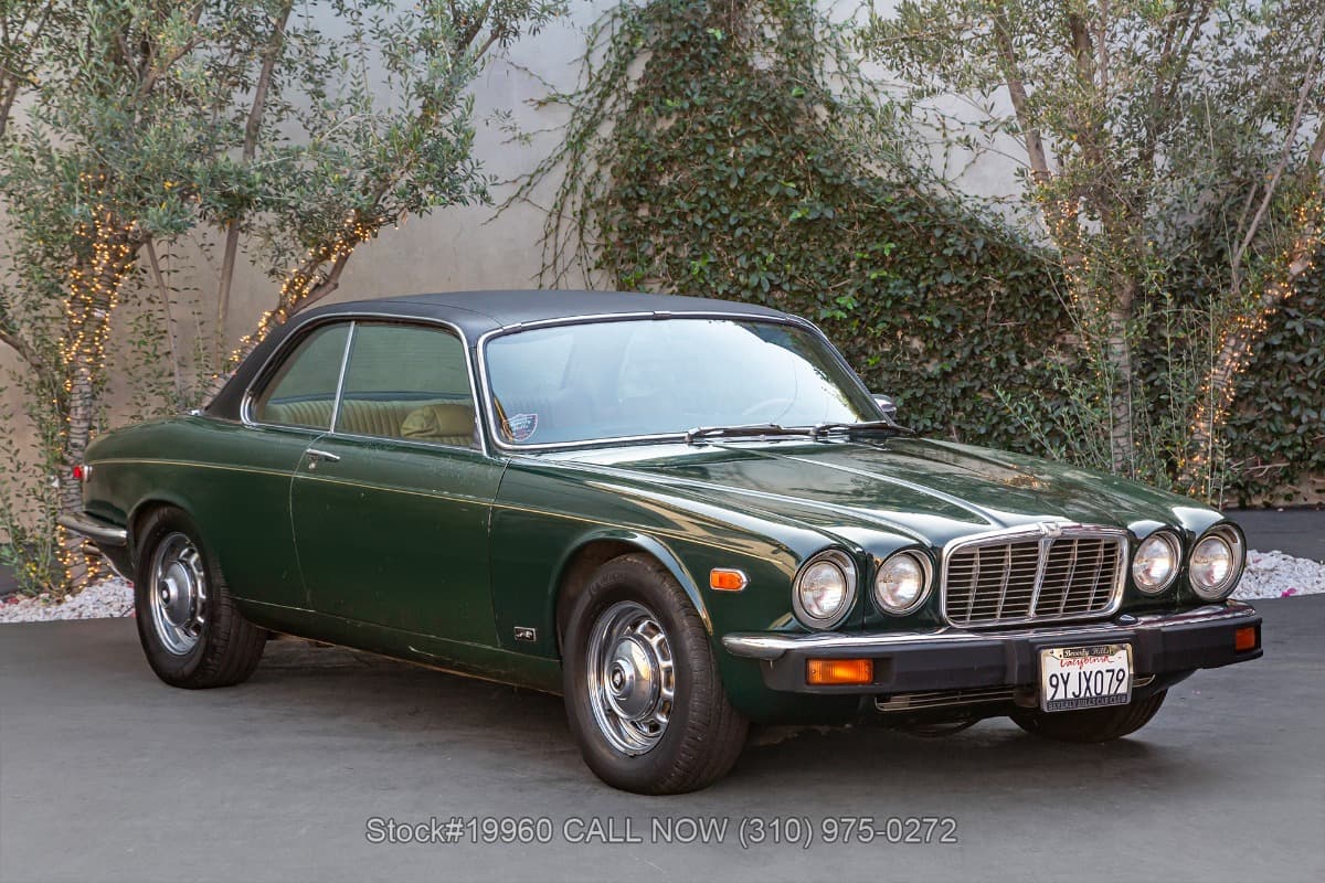 1976 Jaguar XJ6 Coupe β photo 1