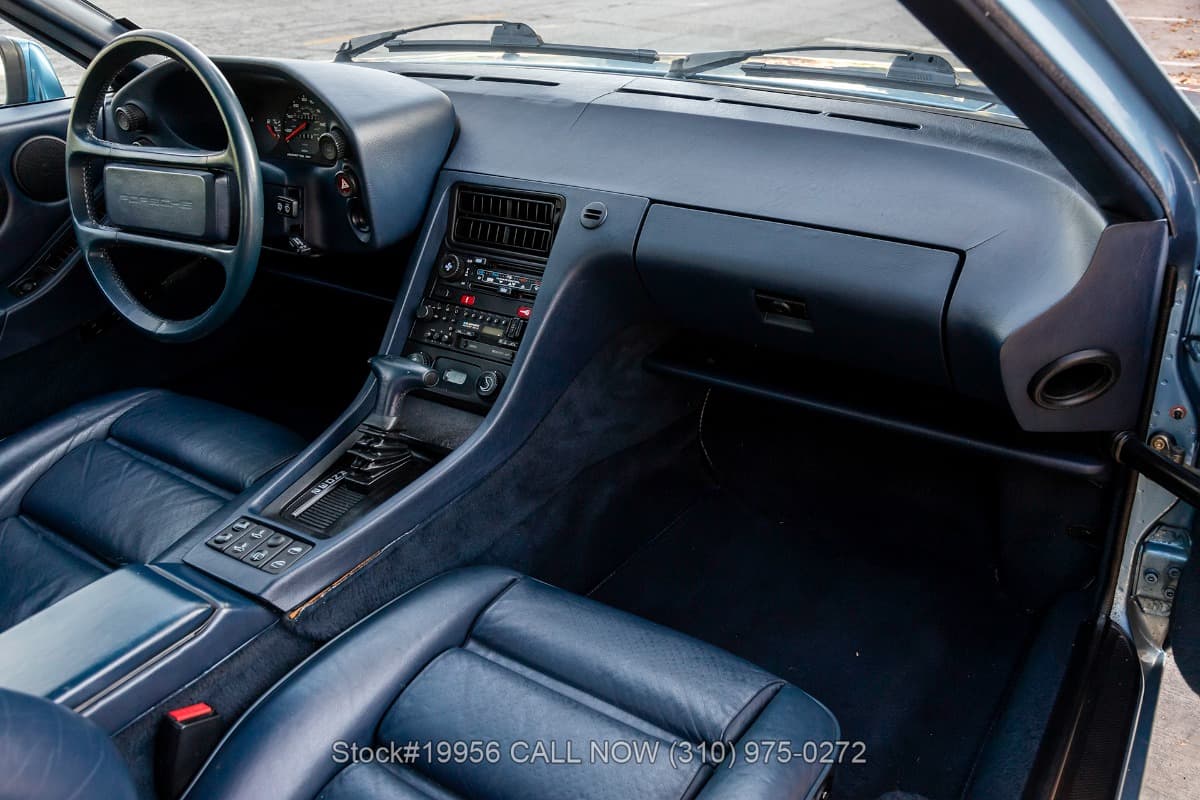1986 Porsche 928S thumbnail 12