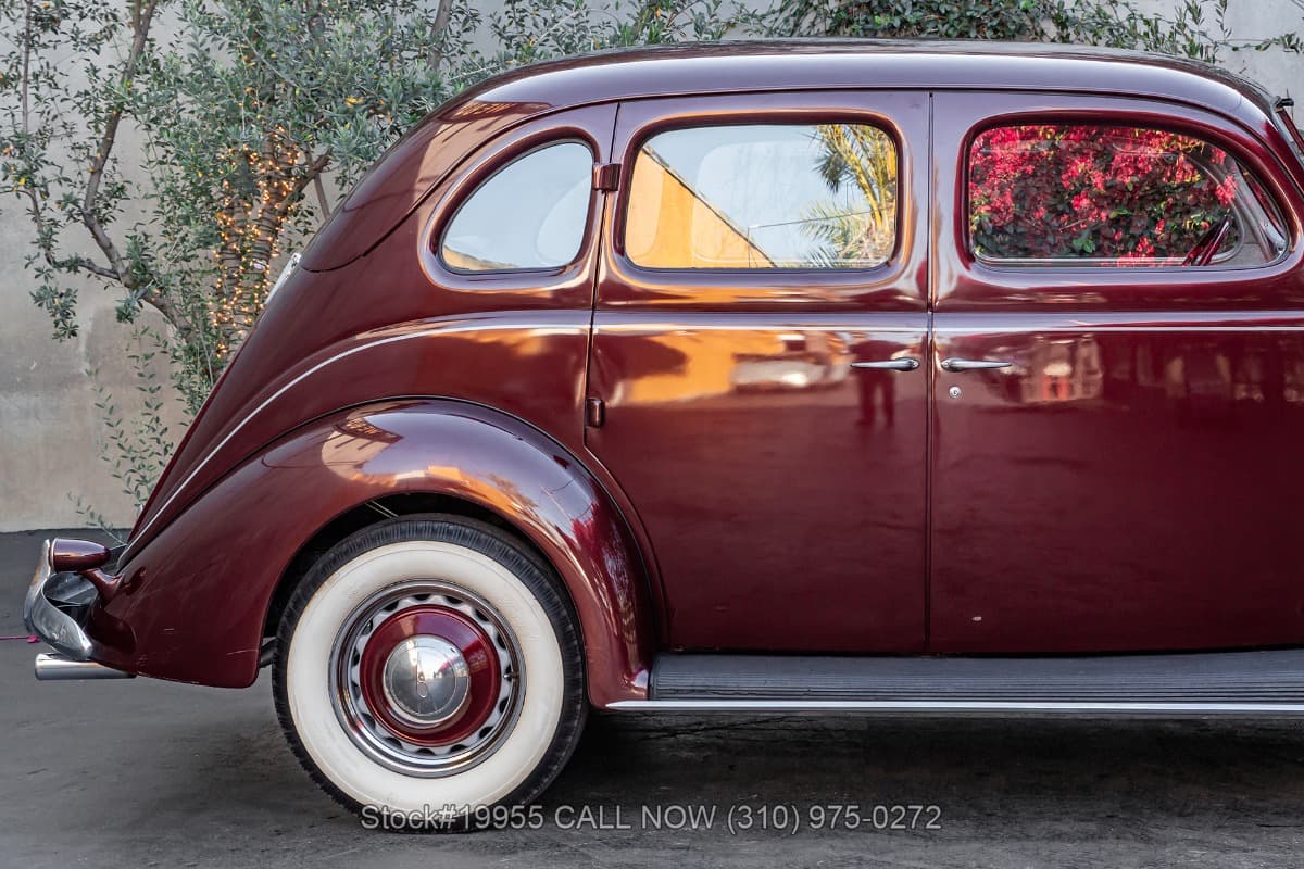 1937 Ford Deluxe Fordor Slant Back Sedan 3-Speed thumbnail 8