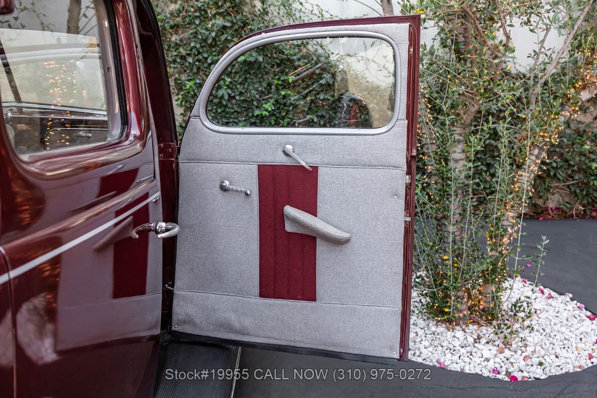 1937 Ford Deluxe Fordor Slant Back Sedan 3-Speed thumbnail 18