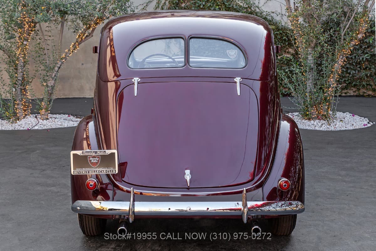 1937 Ford Deluxe Fordor Slant Back Sedan 3-Speed thumbnail 5