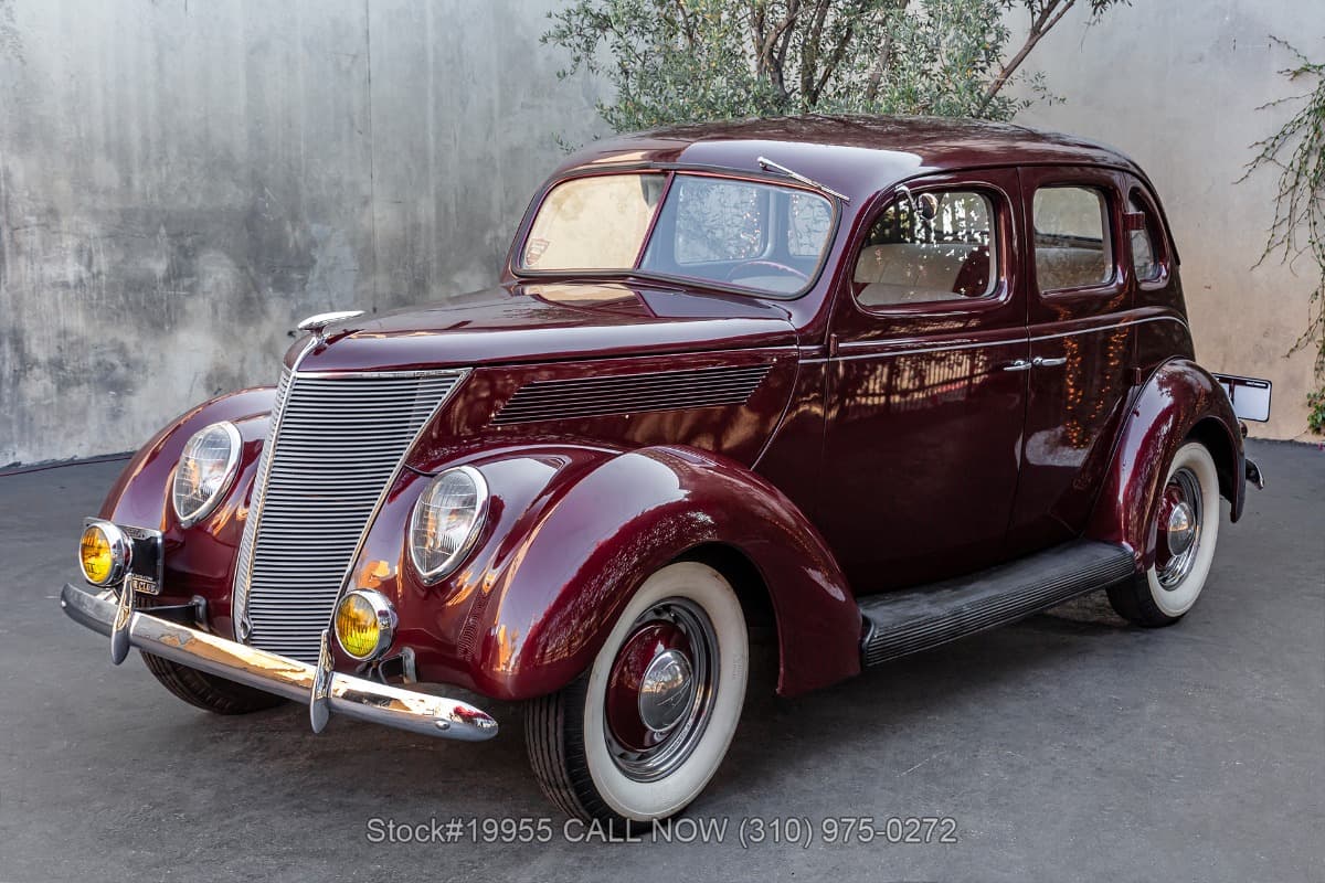 1937 Ford Deluxe Fordor Slant Back Sedan 3-Speed thumbnail 6