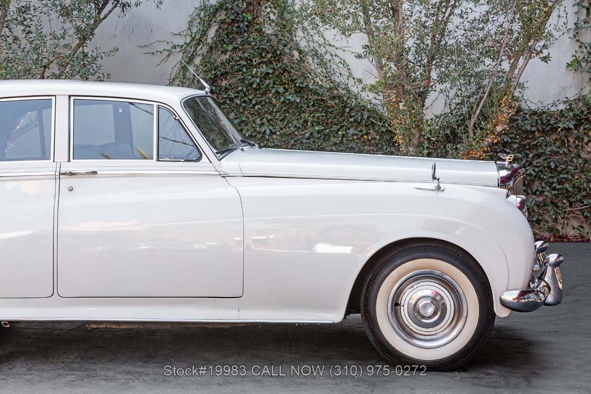 1961 Bentley S2 Saloon Right-Hand-Drive thumbnail 6