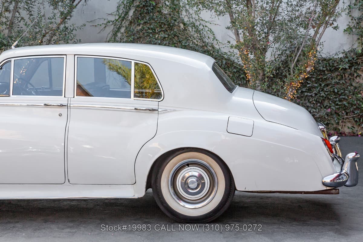 1961 Bentley S2 Saloon Right-Hand-Drive thumbnail 8