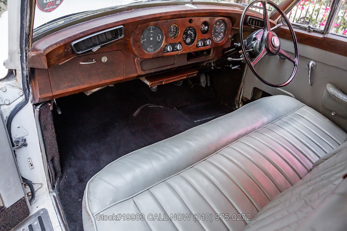 1961 Bentley S2 Saloon Right-Hand-Drive thumbnail 10