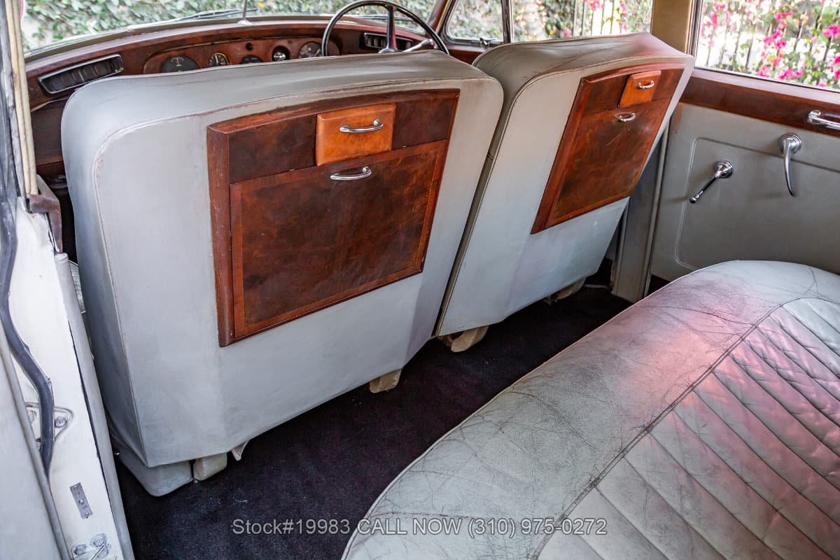 1961 Bentley S2 Saloon Right-Hand-Drive thumbnail 12