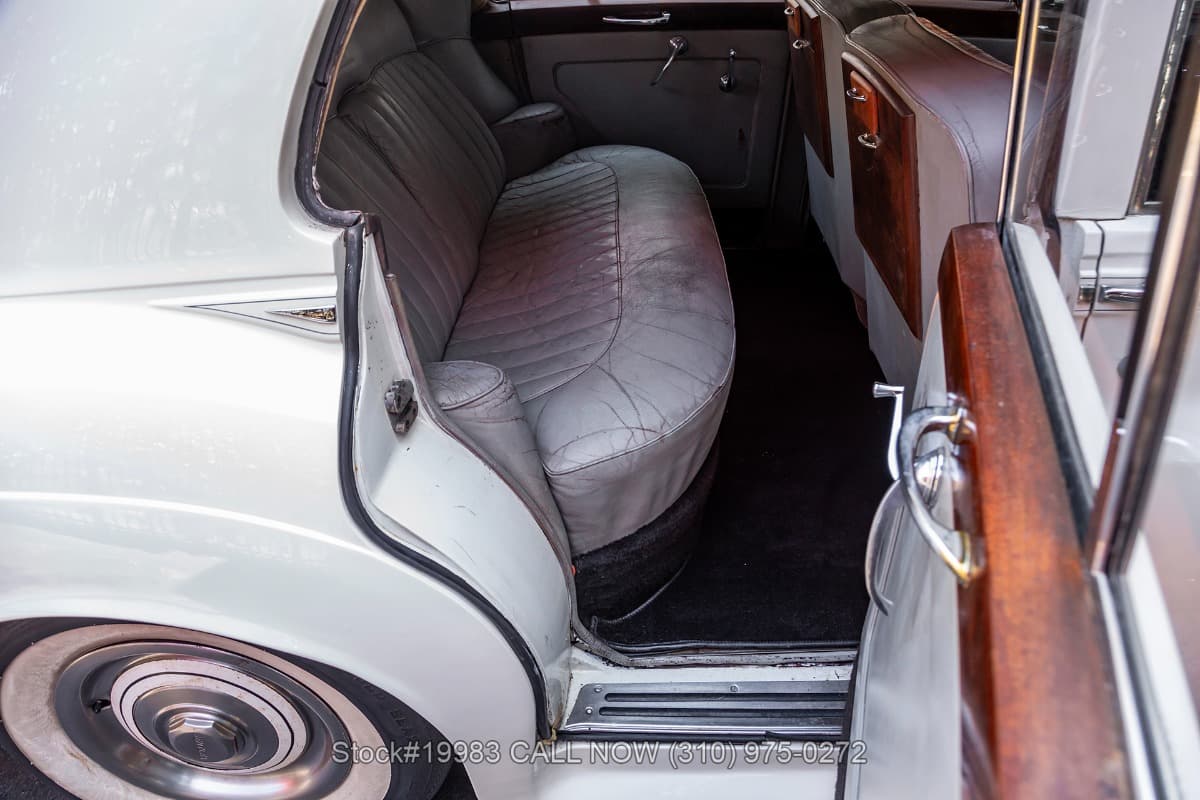 1961 Bentley S2 Saloon Right-Hand-Drive thumbnail 14