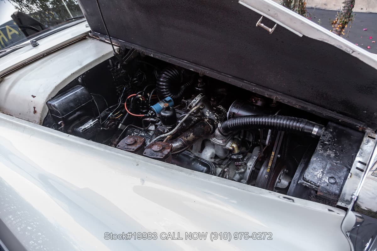 1961 Bentley S2 Saloon Right-Hand-Drive thumbnail 24