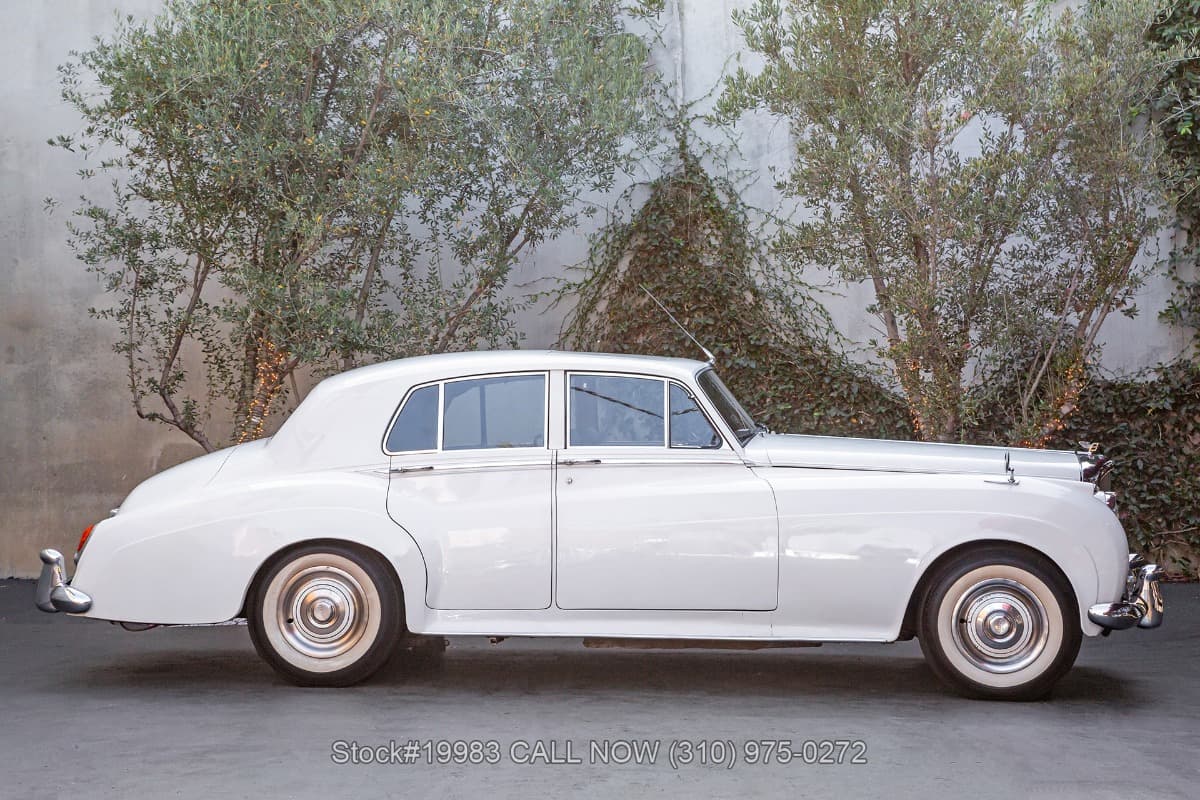 1961 Bentley S2 Saloon Right-Hand-Drive thumbnail 3