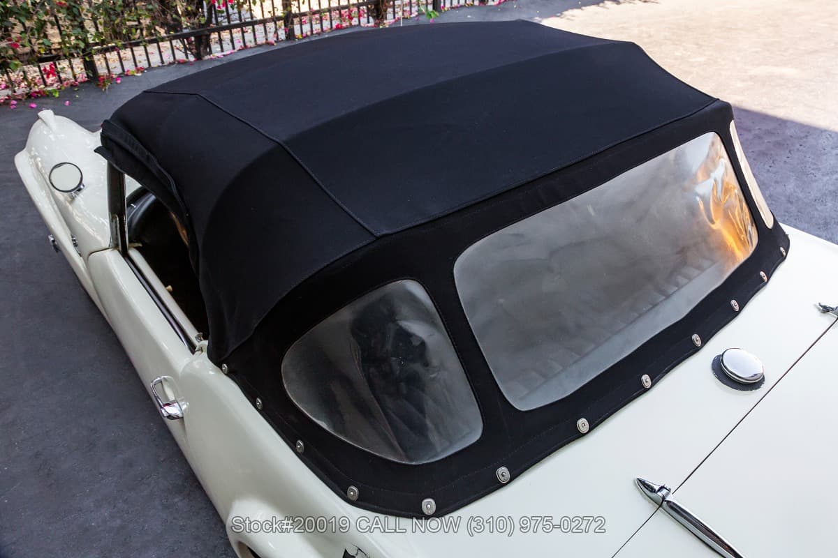 1961 Daimler SP250 Dart Convertible thumbnail 9