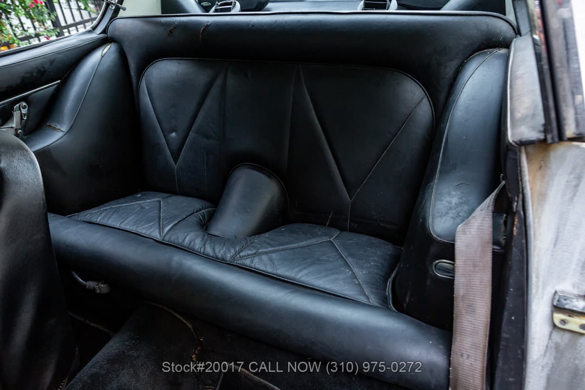 1967 Aston Martin DB6 Vantage Left-Hand-Drive 5-Speed thumbnail 18