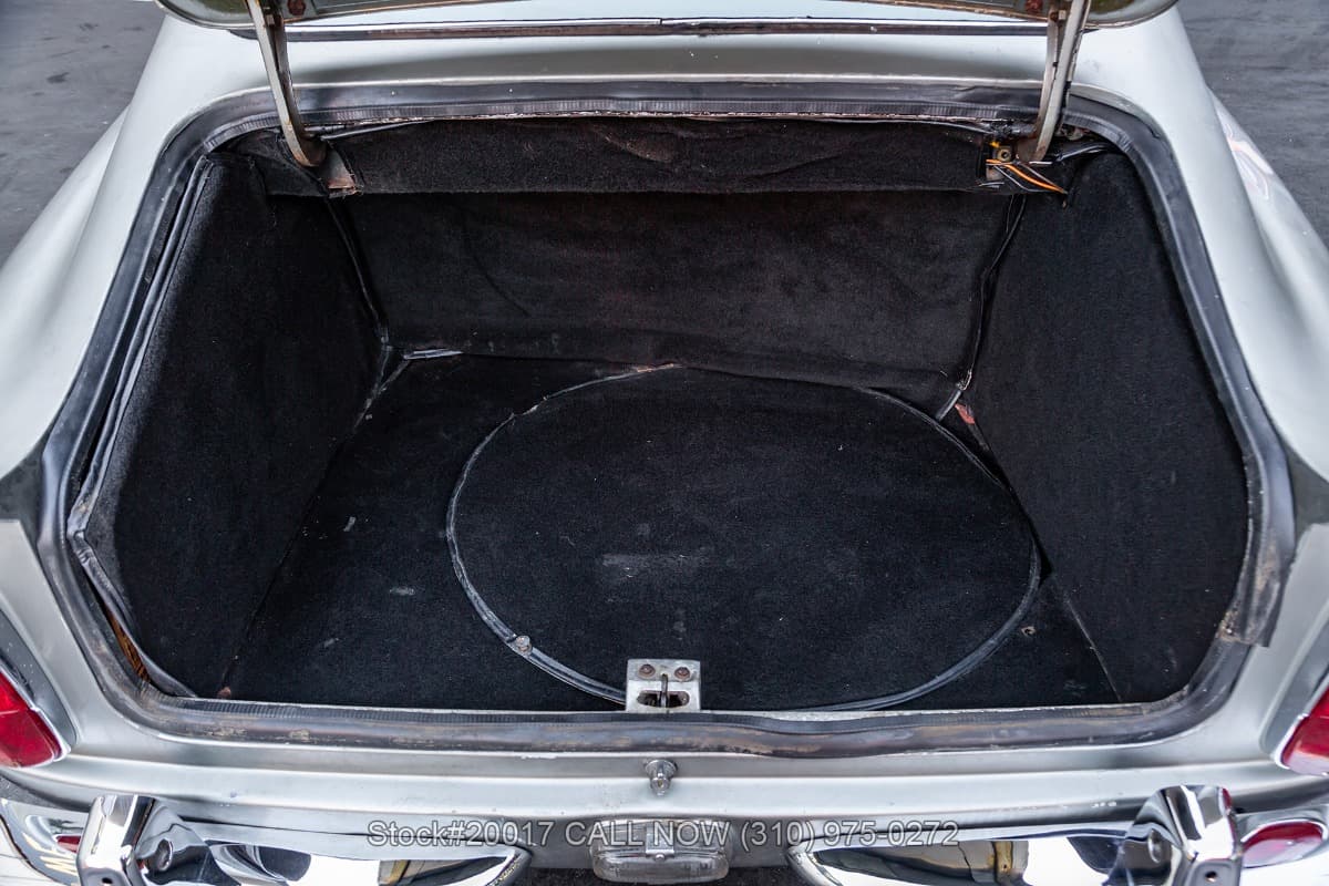 1967 Aston Martin DB6 Vantage Left-Hand-Drive 5-Speed thumbnail 22