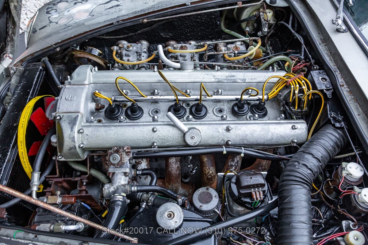 1967 Aston Martin DB6 Vantage Left-Hand-Drive 5-Speed thumbnail 25