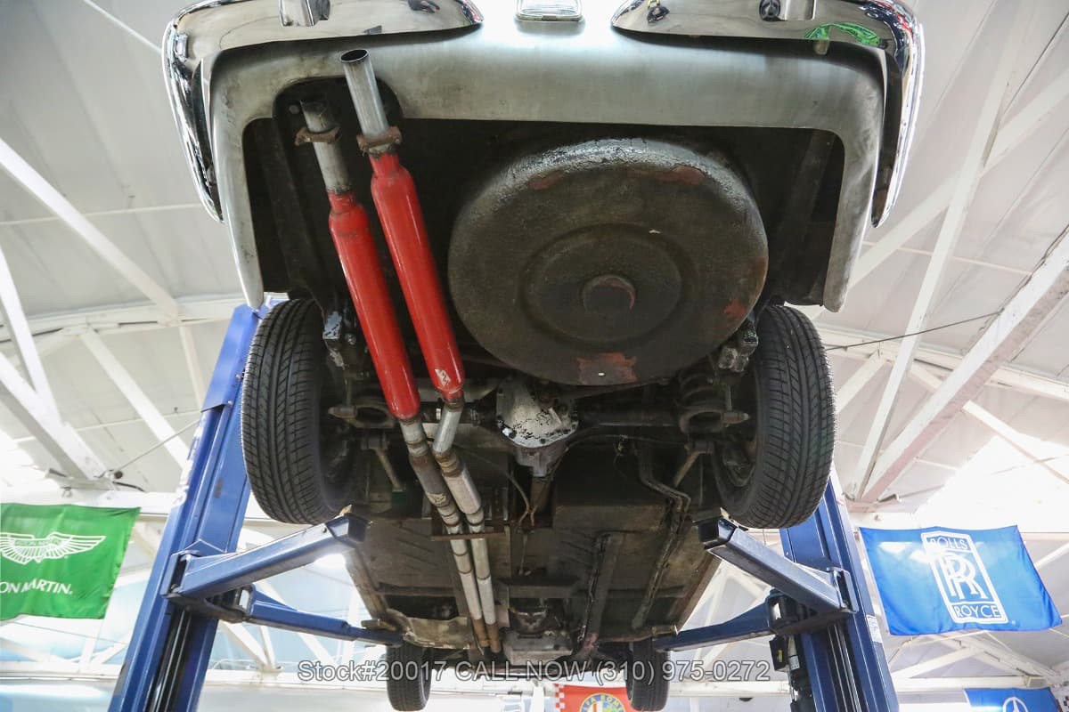1967 Aston Martin DB6 Vantage Left-Hand-Drive 5-Speed thumbnail 28